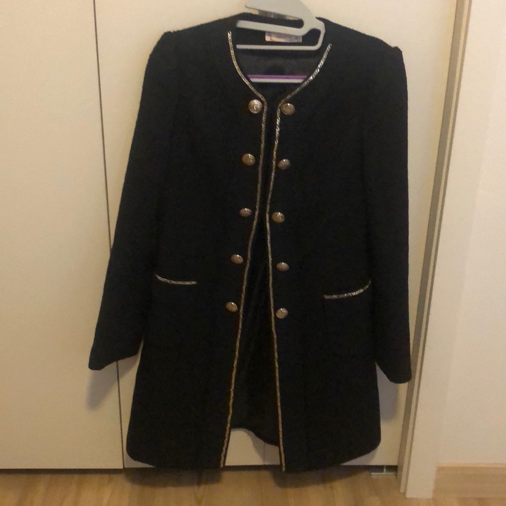 Rare opportunity! Luxurious wool black coat
